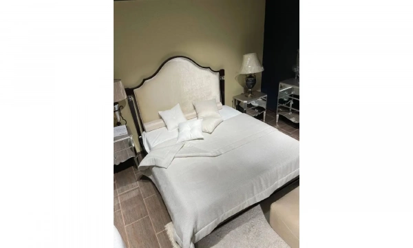 Комплект на кровать FRATELLI BARI (покрывало 265*250 + 2 подушки 50*50 + простыня на резинке 180*200 + 2 подушки 50*80 + 2 подушки 45*45)