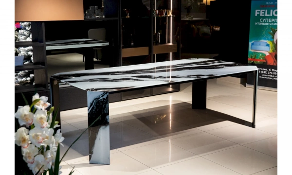 Стол обеденный Tonin Casa Panta Rei