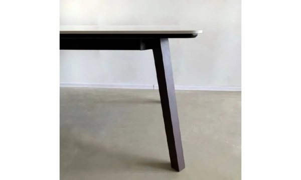 Обеденный стол FACTURE PROJECT RIVEN