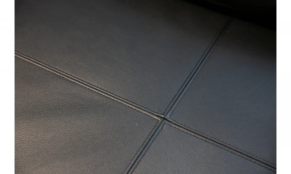 Диван POLTRONA FRAU Scarlett