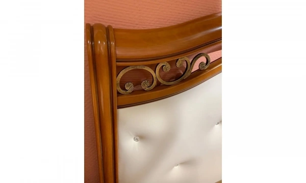 Siena Комплект мебели в спальню (кровать, решетка с ножками и усилением, 2 тумбочки, комод и зеркало)